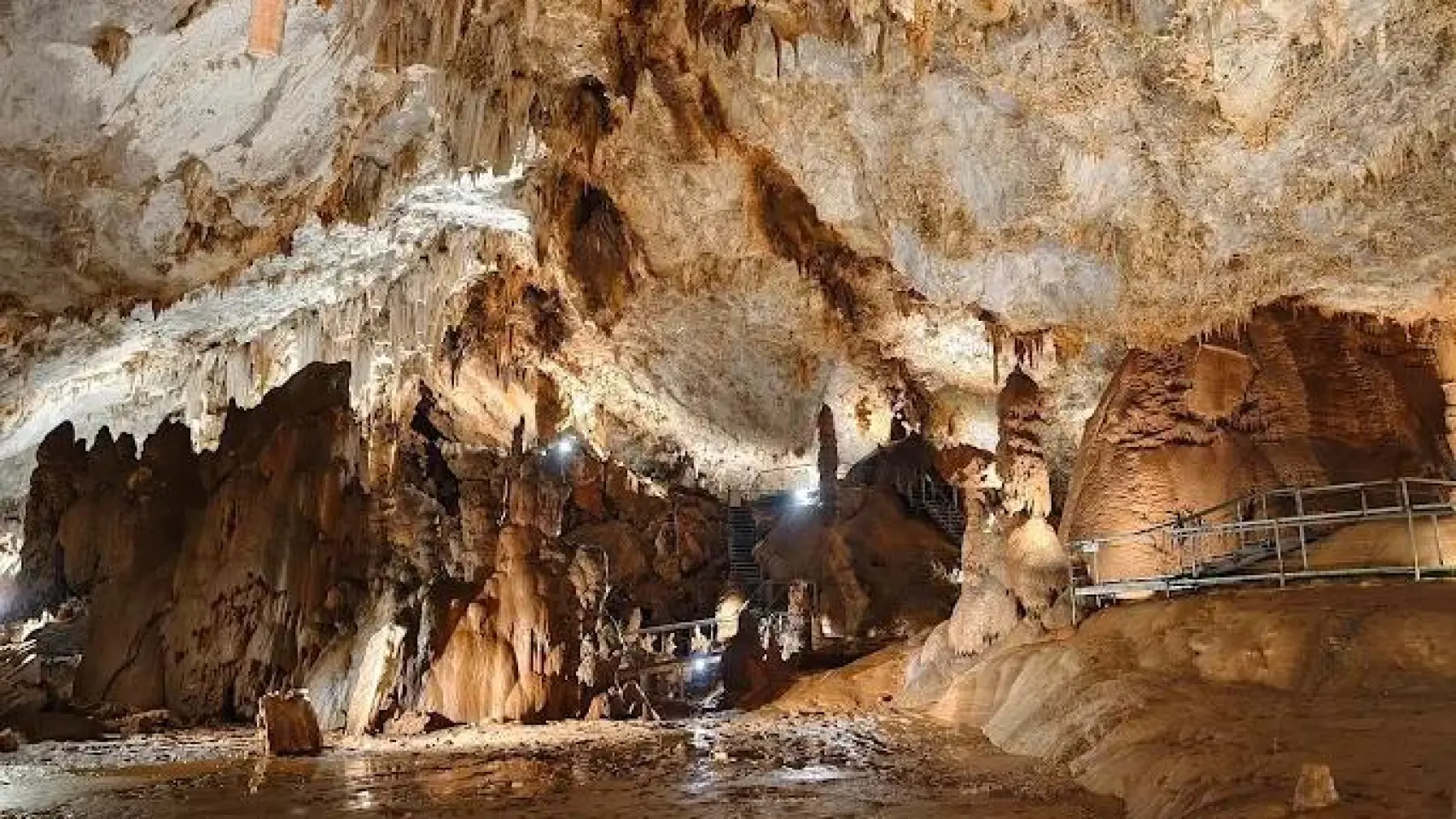 Cuevas de Pozalagua y Carranza — foto 3